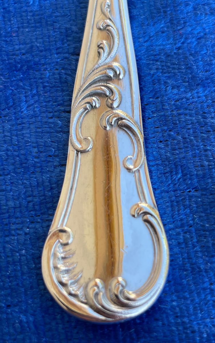 12 oyster forks.