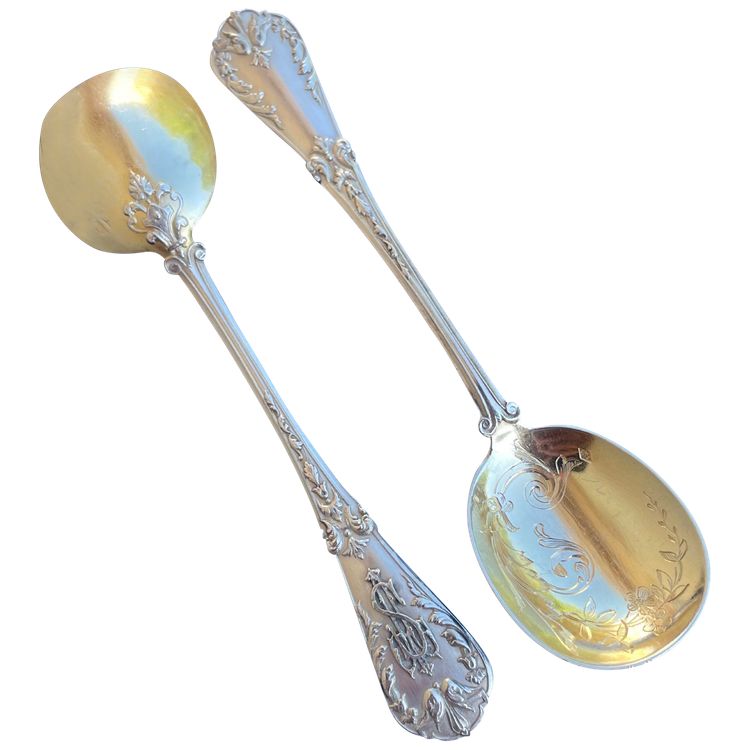 6 cuillères à glace.