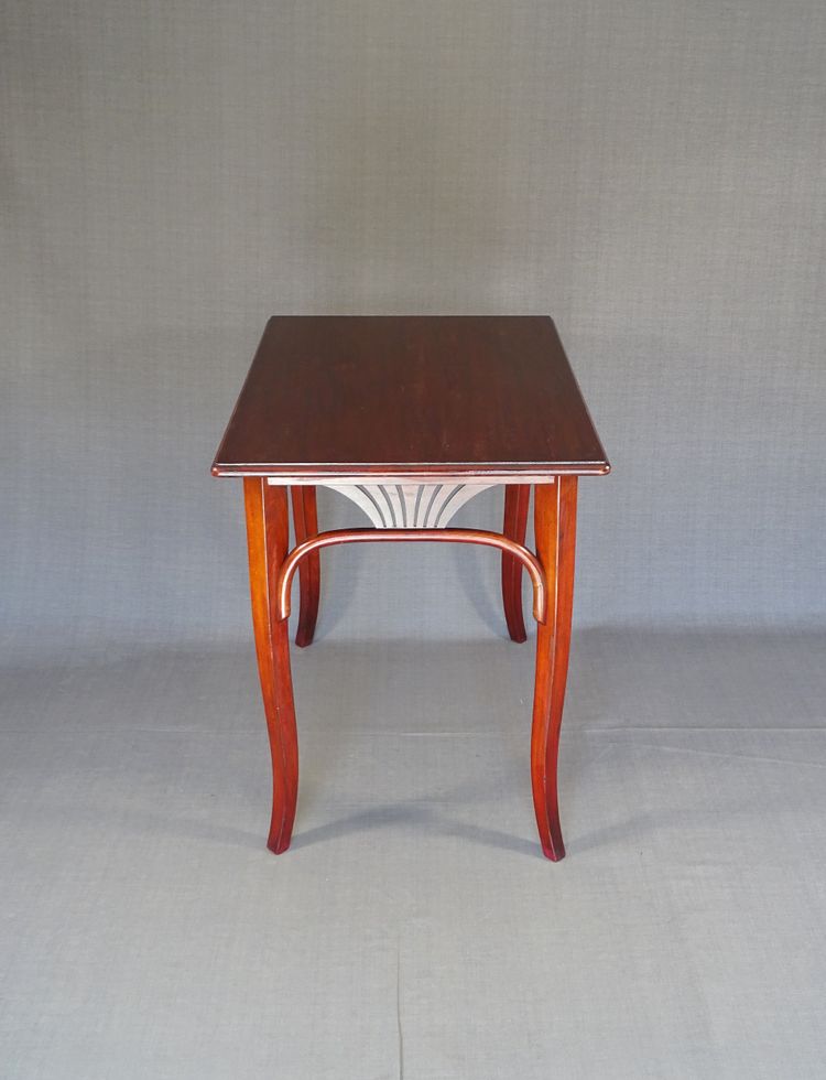 Table d'appoint THONET N°222 à palmettes, vers 1910 480,00 EUR