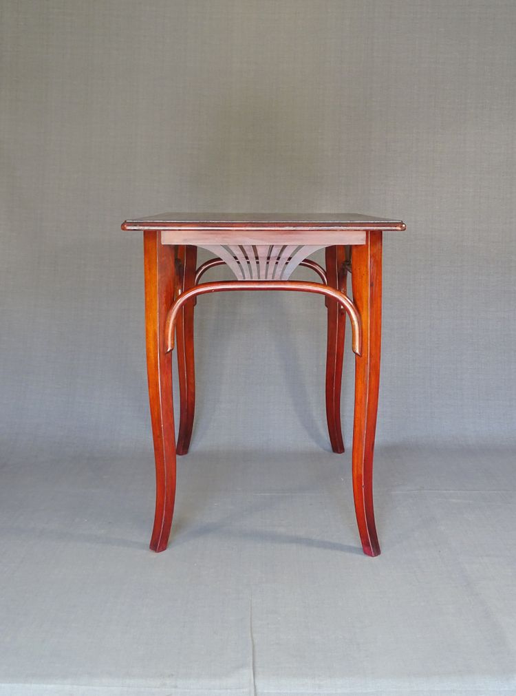 Table d'appoint THONET N°222 à palmettes, vers 1910 480,00 EUR