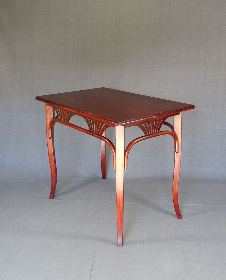 Table d'appoint THONET N°222 à palmettes, vers 1910 480,00 EUR
