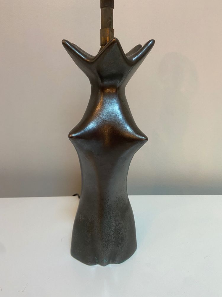 Lampe en céramique émaillée noire en forme de femme attribuée à Jacques Blin