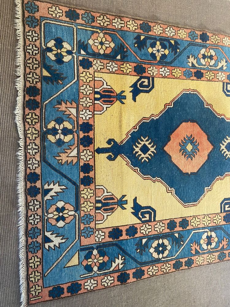 Large Kazak Caucasian rug with traditional geometric pattern Kazakhstan