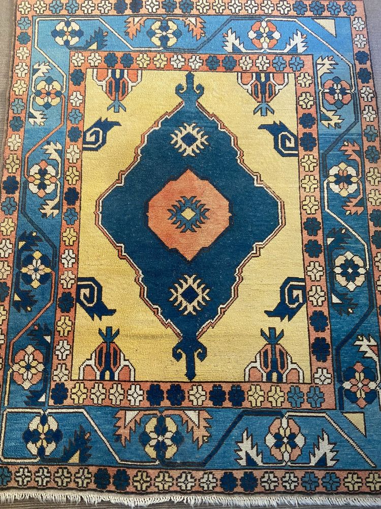 Large Kazak Caucasian rug with traditional geometric pattern Kazakhstan