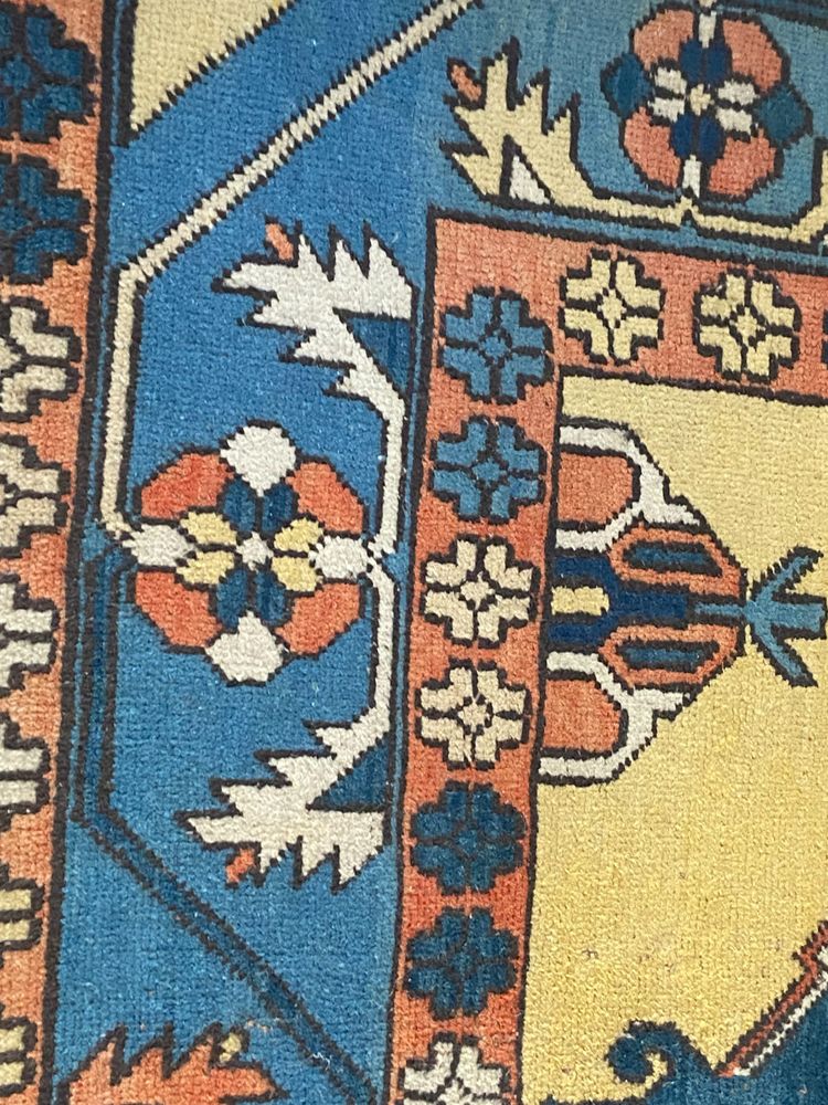Large Kazak Caucasian rug with traditional geometric pattern Kazakhstan