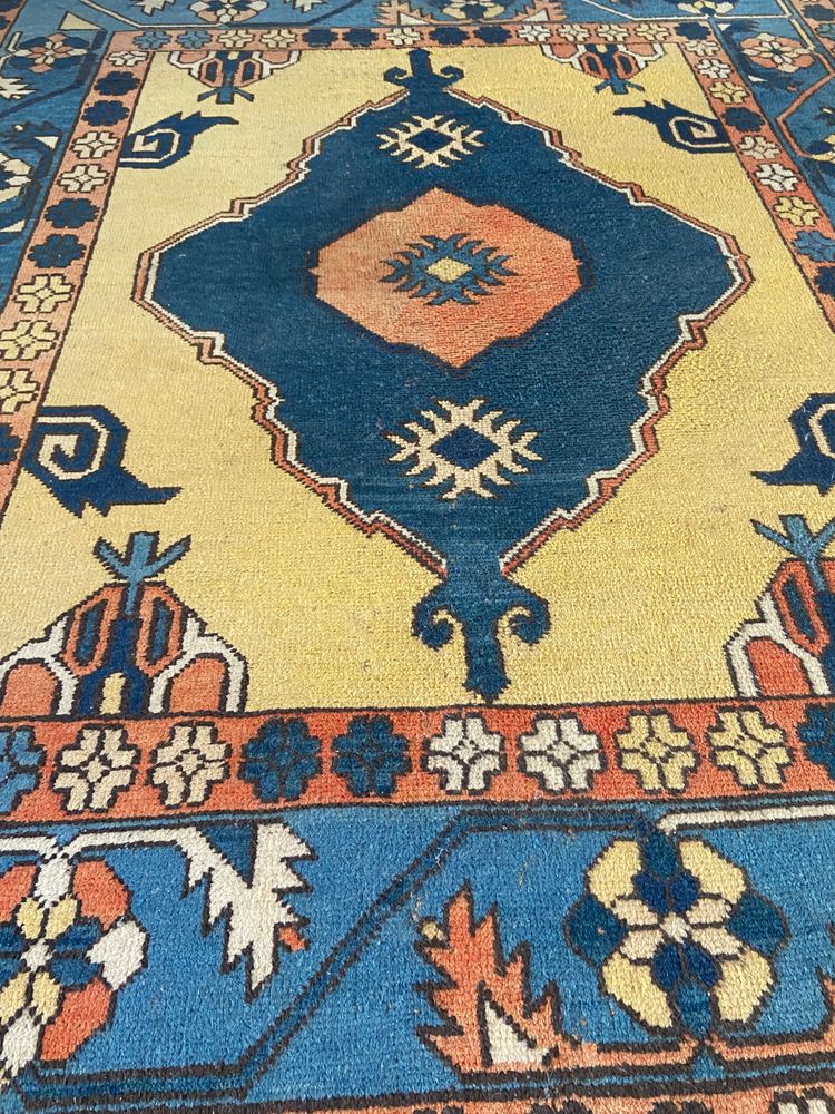 Large Kazak Caucasian rug with traditional geometric pattern Kazakhstan