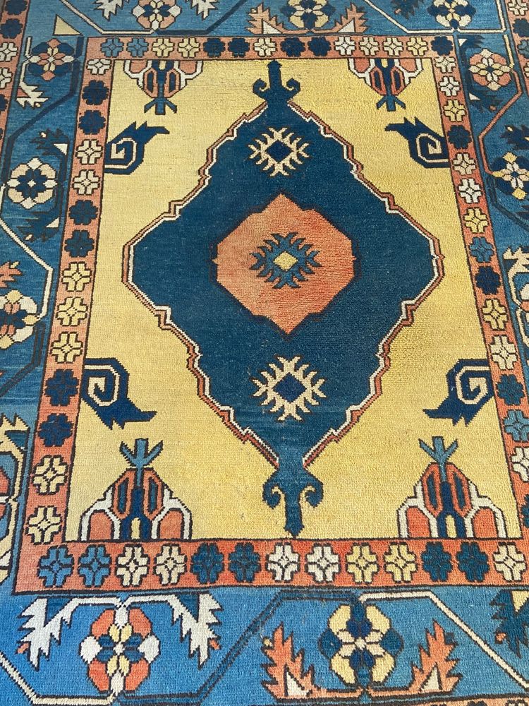 Large Kazak Caucasian rug with traditional geometric pattern Kazakhstan