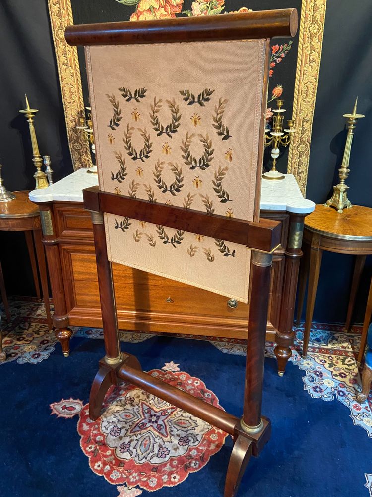 Fire screen mahogany ornaments bronze tapestry Empire crown
