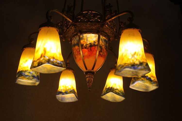 Bronze and pâte de verre chandelier signed Muller frères in Lunéville Art Deco period 7 lights