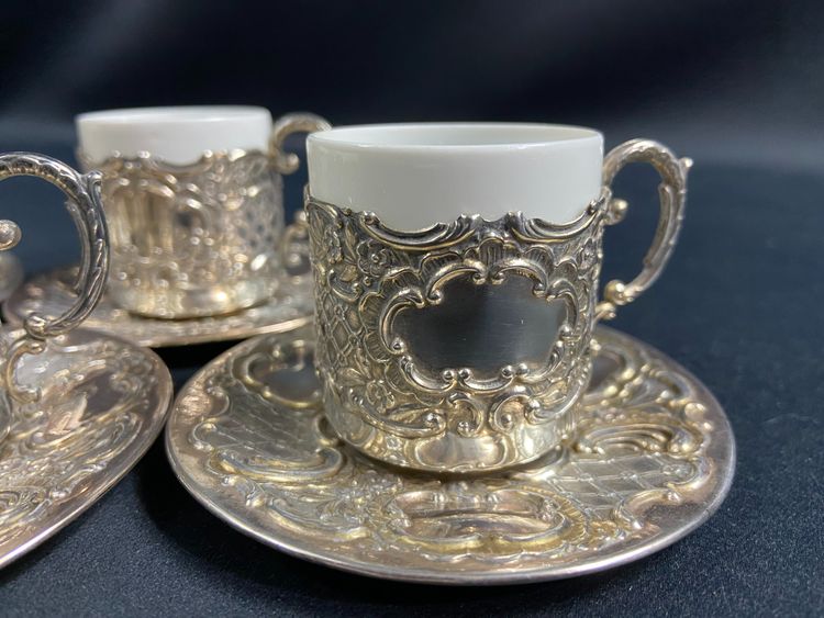 Suite di 6 coppe e 6 piattini in argento massiccio in stile Regency