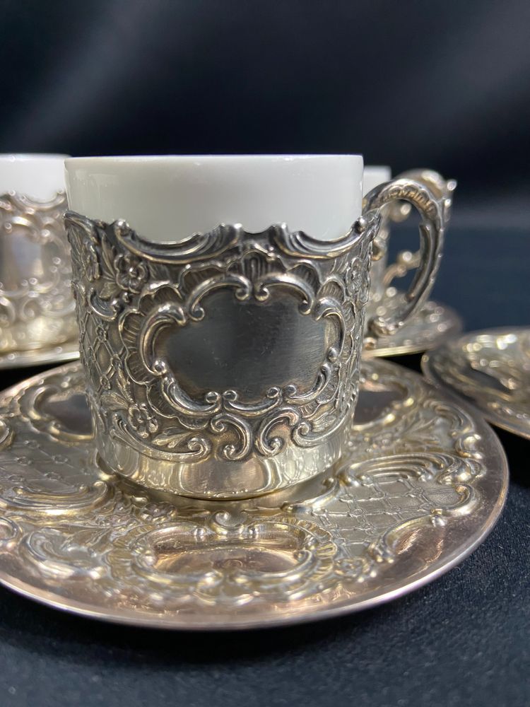 Suite di 6 coppe e 6 piattini in argento massiccio in stile Regency