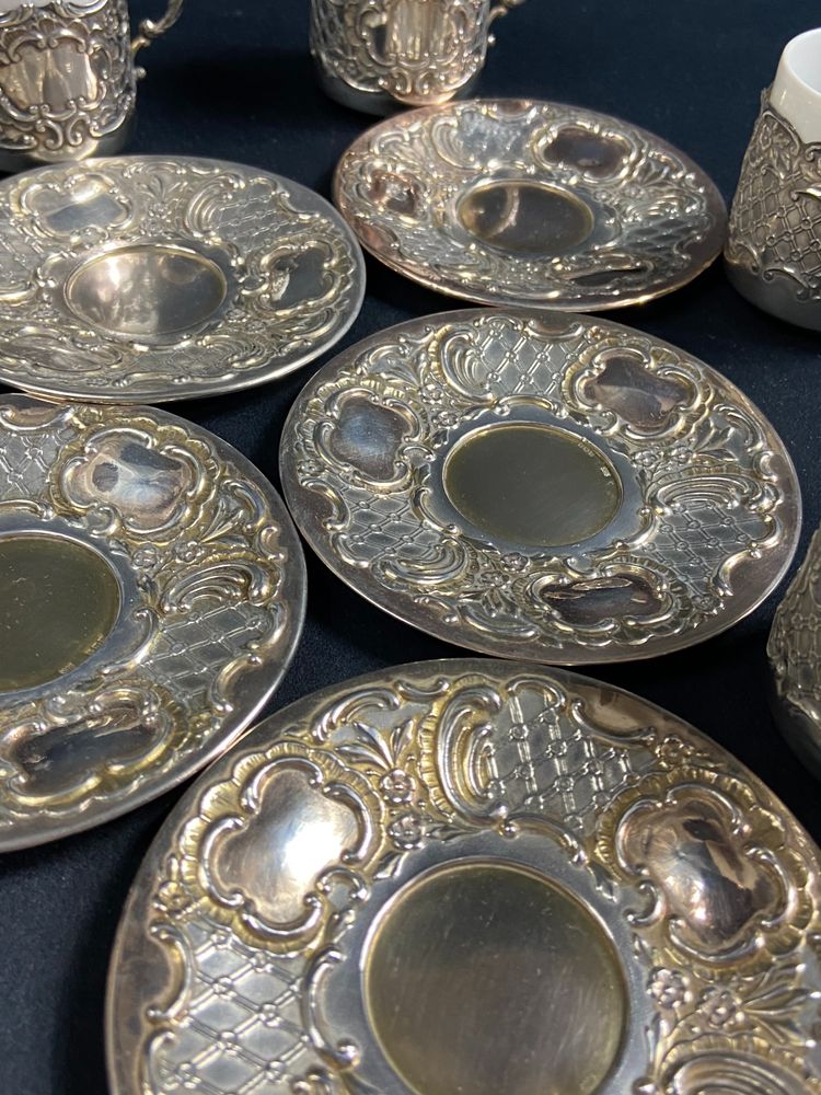 Suite di 6 coppe e 6 piattini in argento massiccio in stile Regency