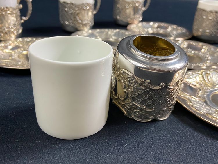 Suite di 6 coppe e 6 piattini in argento massiccio in stile Regency