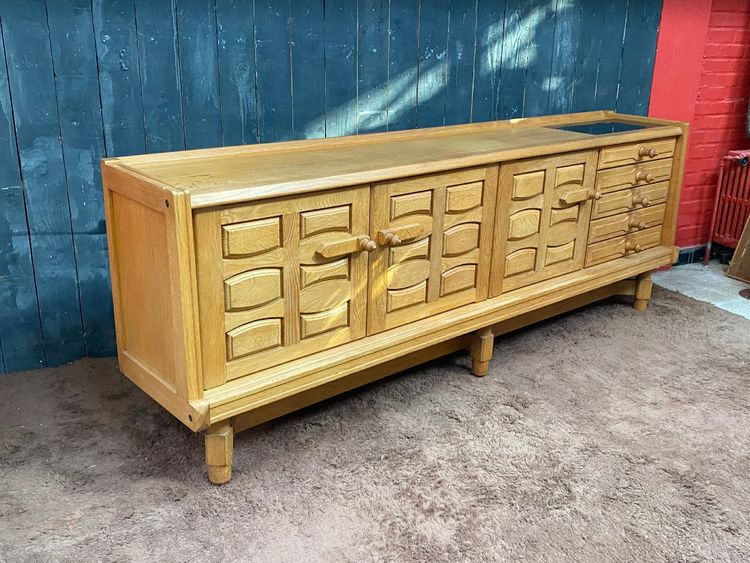 Guillerme Et Chambron, imponente credenza in rovere (260 cm), collezione "Votre Maison", 1970 circa