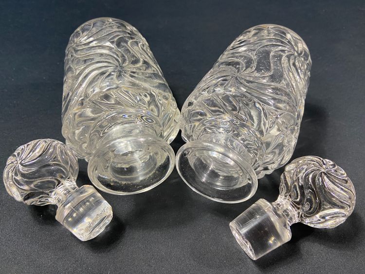 Paire flacons à parfum début XXe cristal SAINT LOUIS modèle Fleurs de violettes