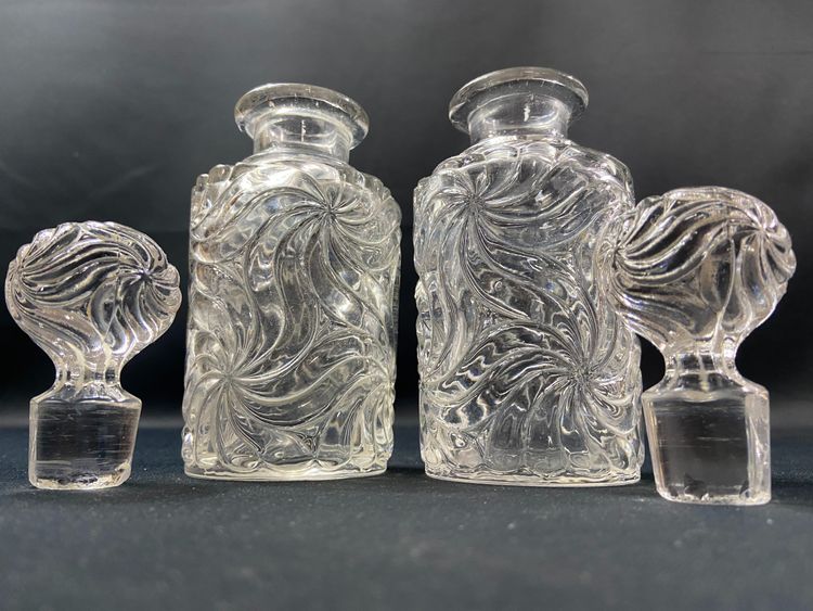 Paire flacons à parfum début XXe cristal SAINT LOUIS modèle Fleurs de violettes
