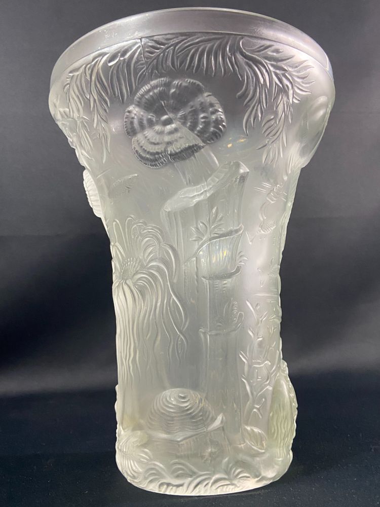 Large Josef Inwald Barolac 1936 Art Deco frosted glass vase, marine life decor