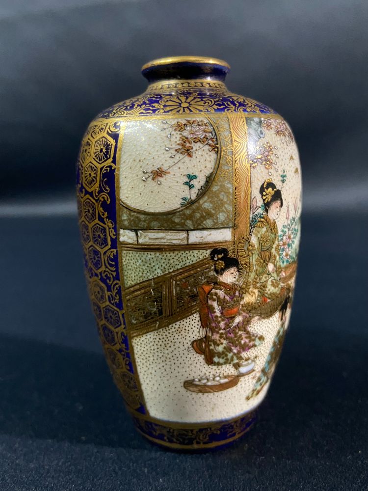 Small Satsuma earthenware vase Meiji Japan decorated with midnight blue & gold female figures