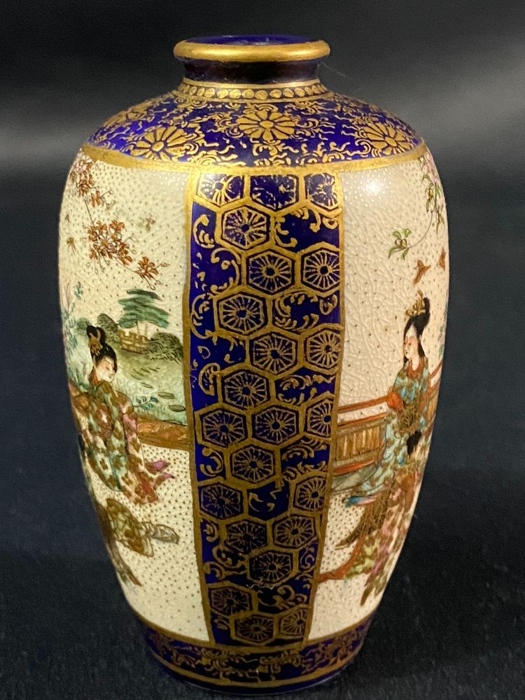 Small Satsuma earthenware vase Meiji Japan decorated with midnight blue & gold female figures