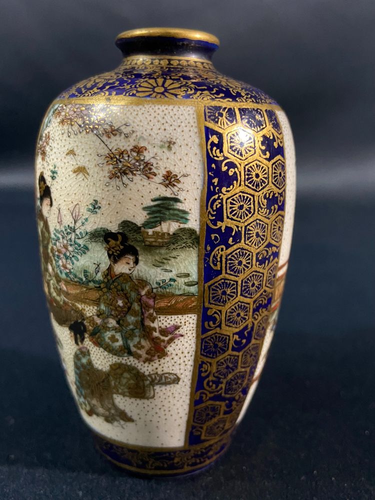 Small Satsuma earthenware vase Meiji Japan decorated with midnight blue & gold female figures