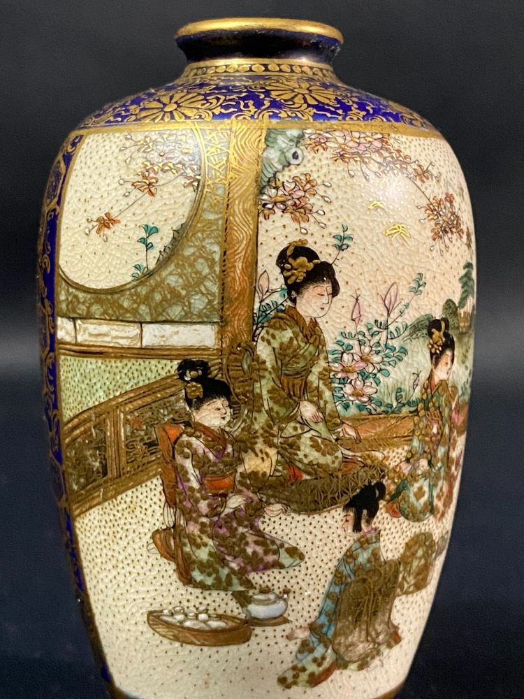 Small Satsuma earthenware vase Meiji Japan decorated with midnight blue & gold female figures