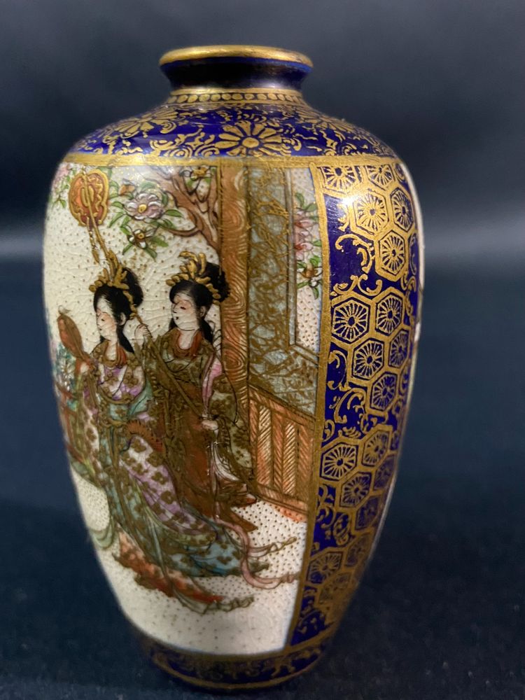 Small Satsuma earthenware vase Meiji Japan decorated with midnight blue & gold female figures