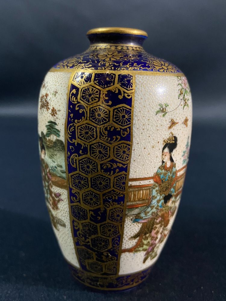 Small Satsuma earthenware vase Meiji Japan decorated with midnight blue & gold female figures