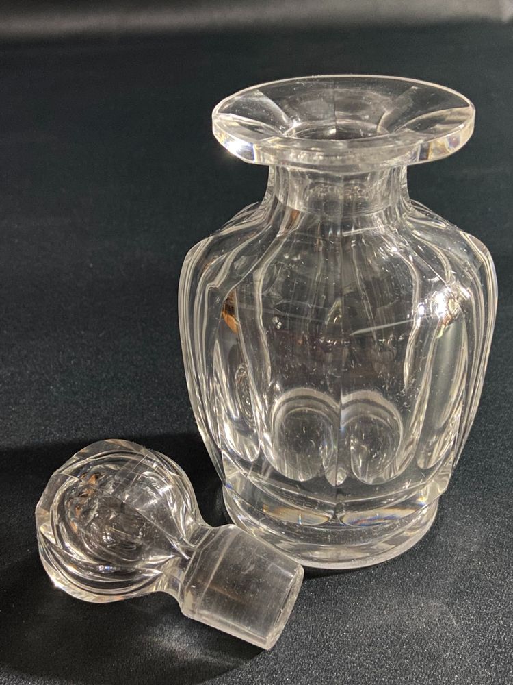 Large crystal perfume bottle signed Baccarat, Malmaison model