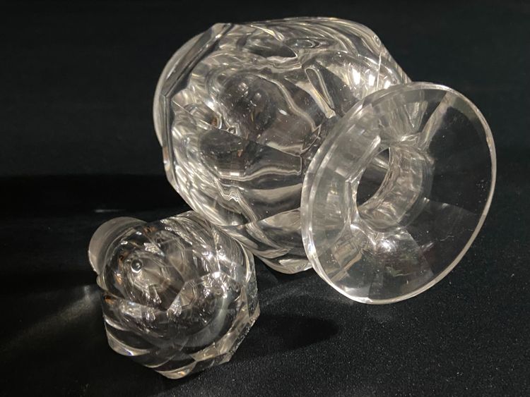 Large crystal perfume bottle signed Baccarat, Malmaison model