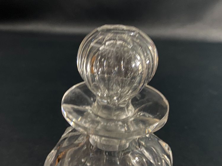 Large crystal perfume bottle signed Baccarat, Malmaison model