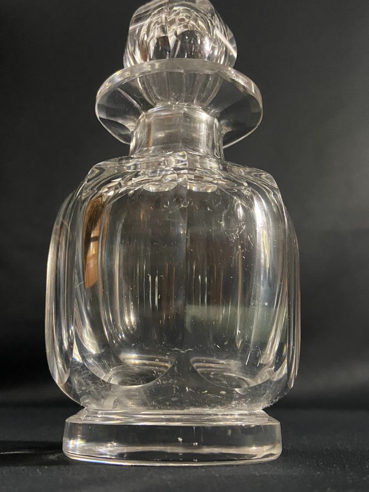 Large crystal perfume bottle signed Baccarat, Malmaison model