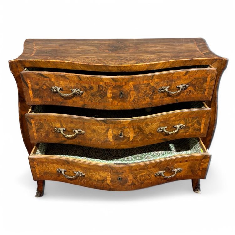 Importante commode marquetée Louis XV