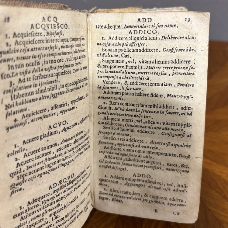 Livre ancien "Flos Latinitatis" de 1687