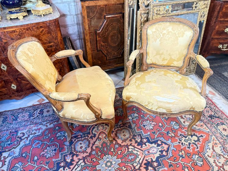 PAIR OF CABRIOLETS LOUIS XV - 18th century, stamped Guillaume BOUCAULT