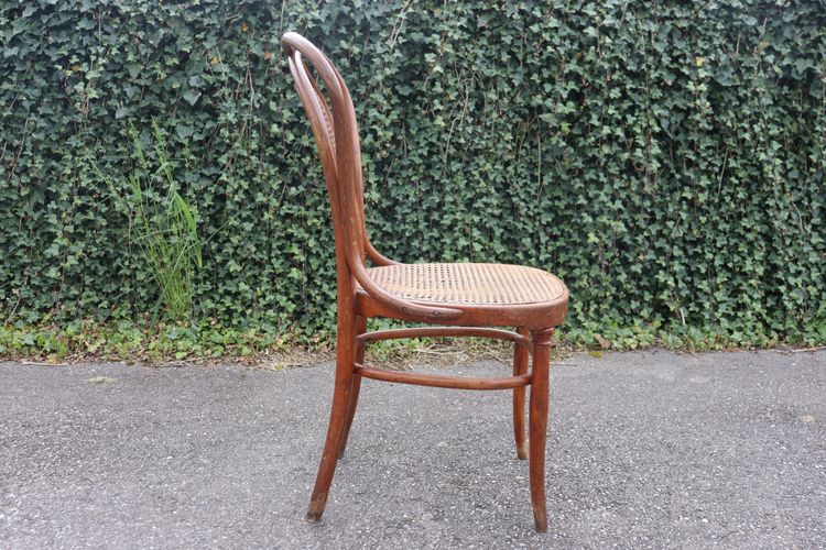 Pair De Chaises en Bois Courbé De Kohn Modèle 33