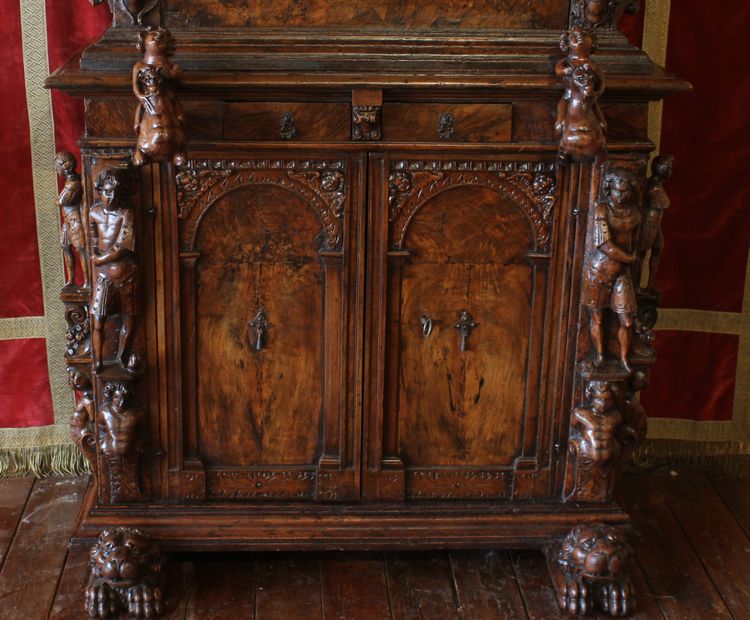 Genoese Cabinet Called Stipo From The Renaissance Period In Walnut - 16th Century