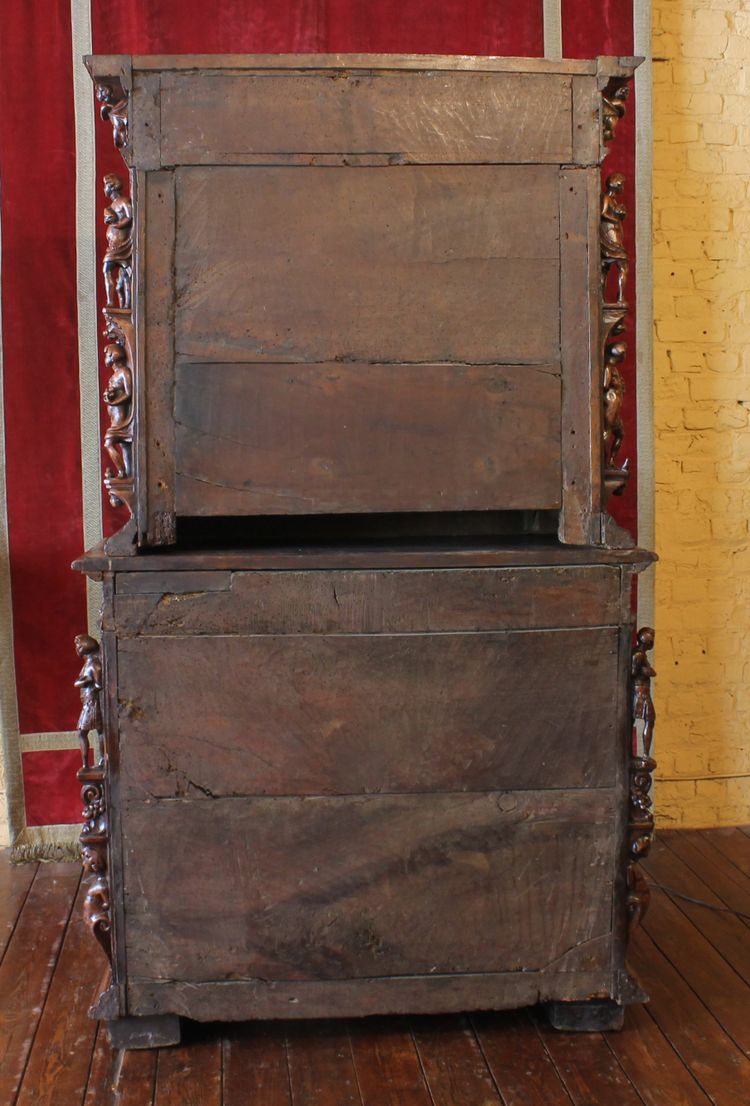 Genoese Cabinet Called Stipo From The Renaissance Period In Walnut - 16th Century