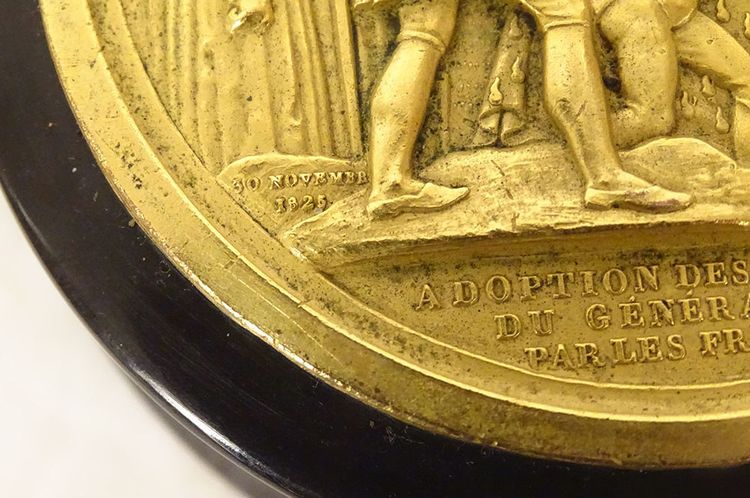 Scatola tartaruga Medaglia metallo Adozione bambini Generale Foy francese 1825 XIX secolo