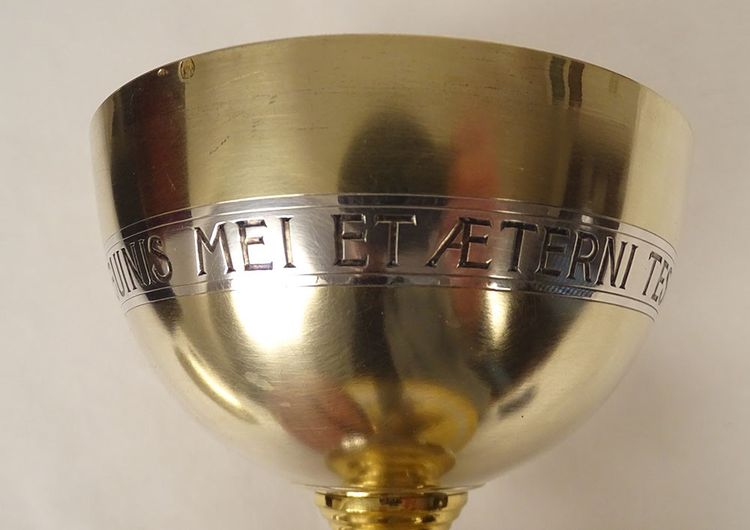 Chalice Paten Silver Vermeillé Minerve Maison Evellin Rennes Crucifixion XXth century