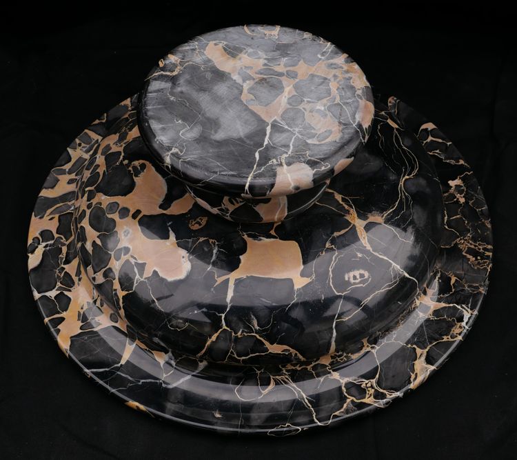 Large Tazza cup in portor marble