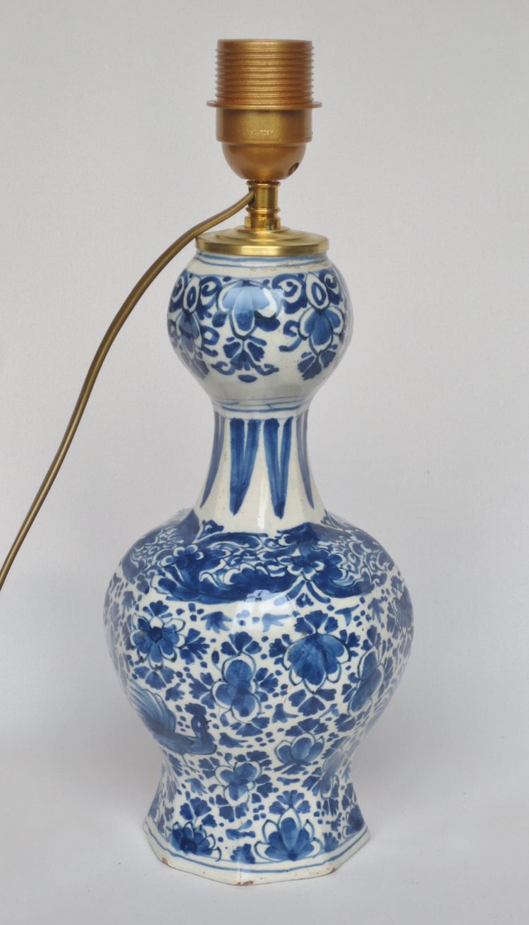 Lampe aus Delfter Steingut, 18. Jahrhundert.   