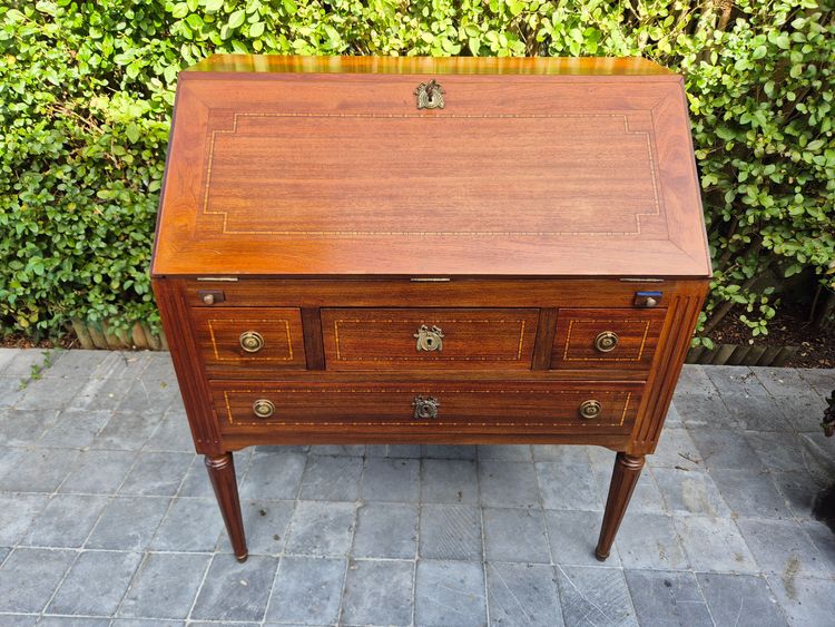 Bureau de pente en marqueterie style Louis XVI