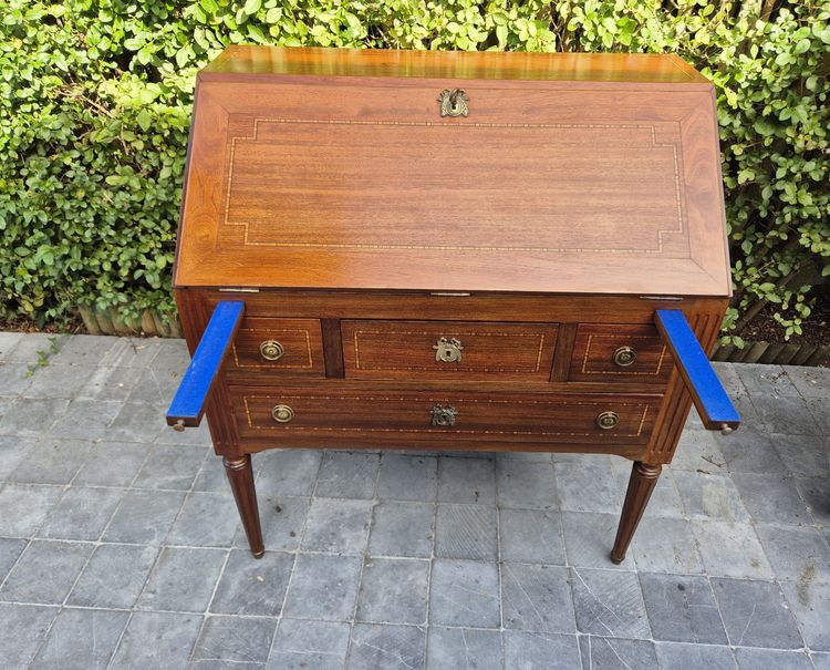 Bureau de pente en marqueterie style Louis XVI