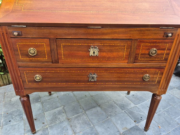 Bureau de pente en marqueterie style Louis XVI