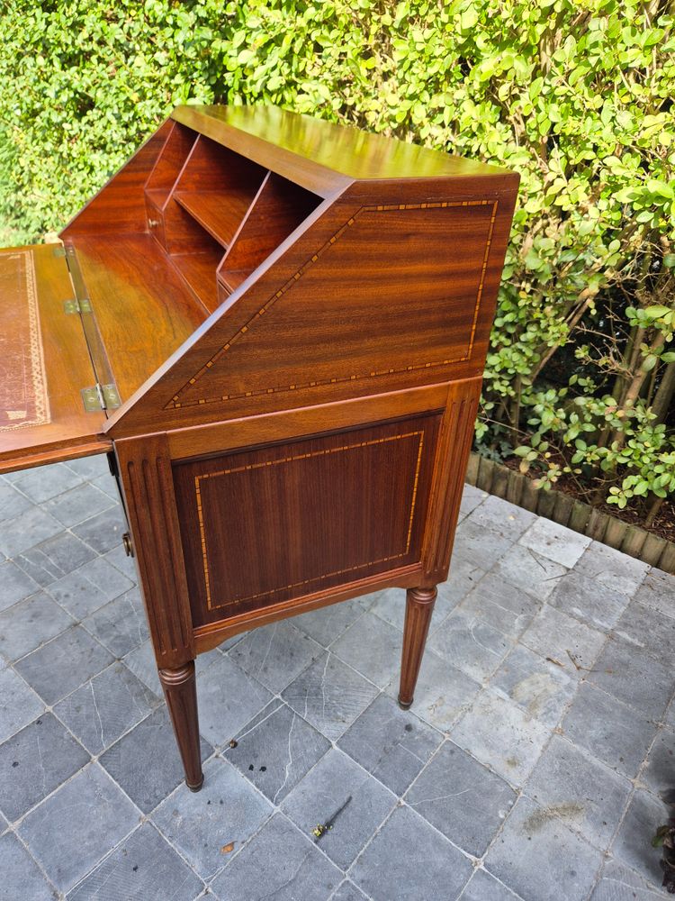 Bureau de pente en marqueterie style Louis XVI