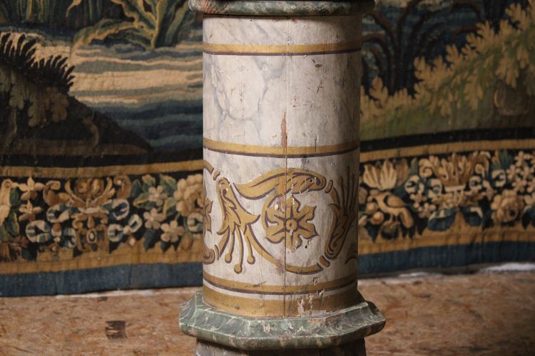Bemalte Holzsäule, 19. Jahrhundert