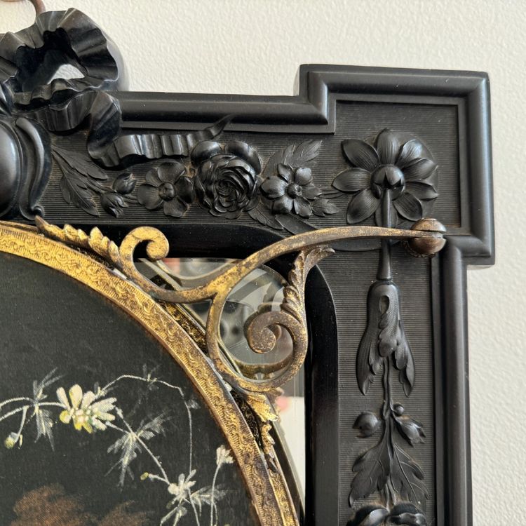 Trittico in ebanite di Napoleone III che forma uno specchio centrale a bouquet dipinto