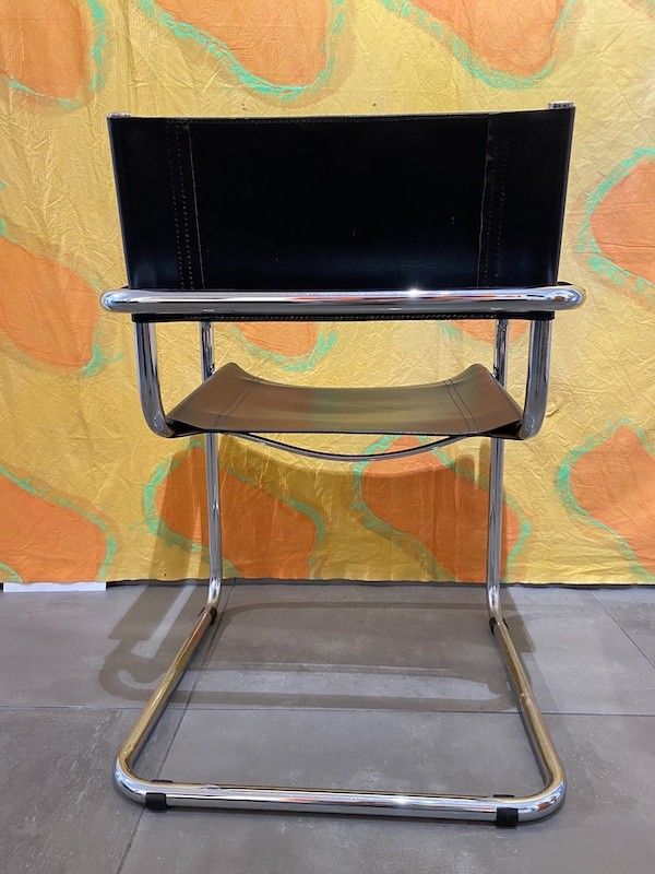 Fauteuil en cuir noir et chrome - Edition des années 80