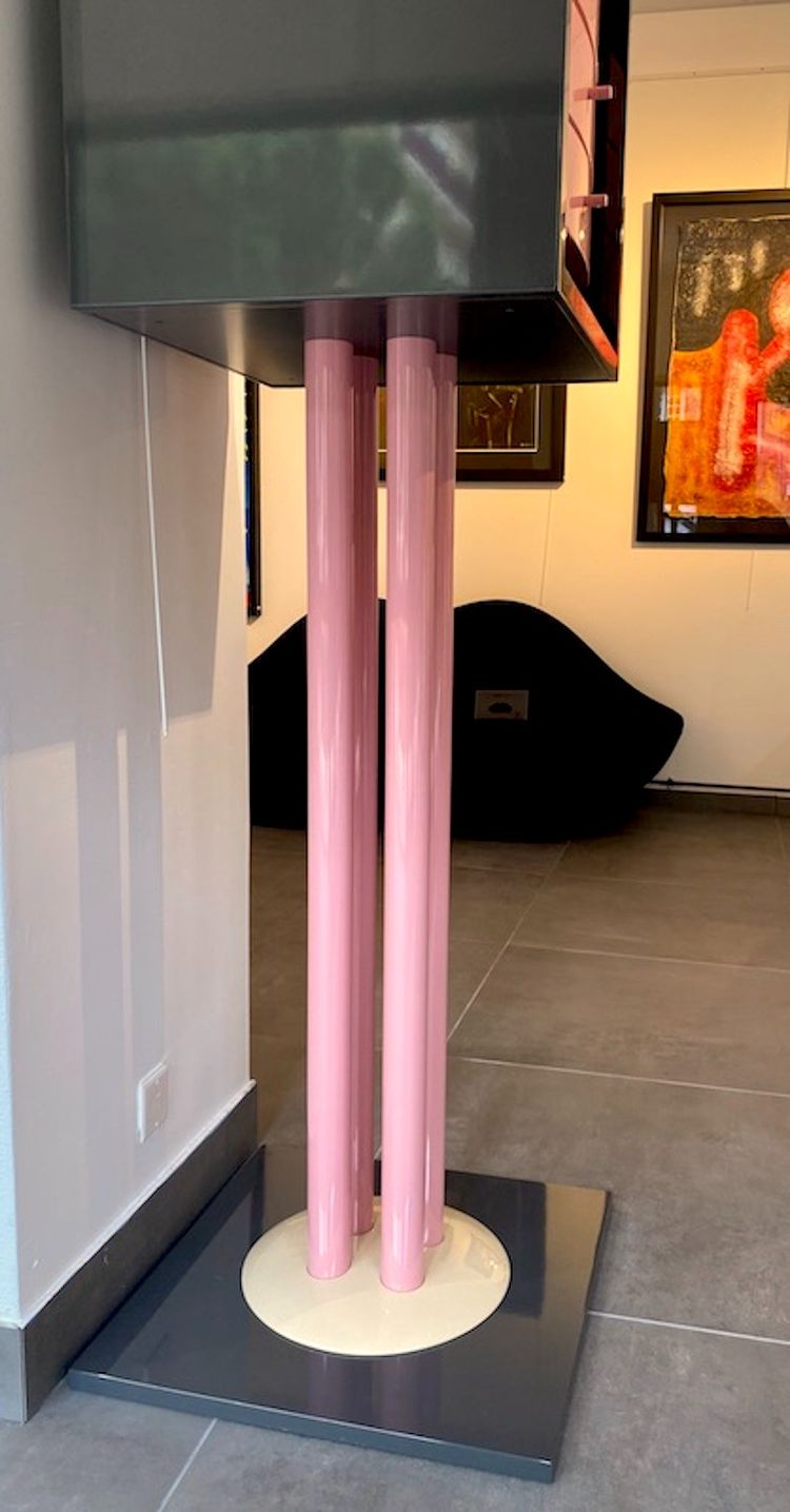 Möbel "Nikko" von Shiro Kuramata by Memphis Milano
