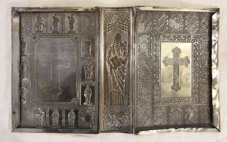 Couverture de bible  en métal argenté 